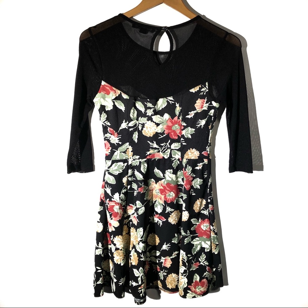 Forever 21 Floral Print Sheer 3/4 Sleeve Dress